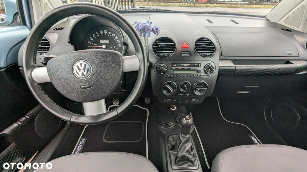 Volkswagen New Beetle - 22