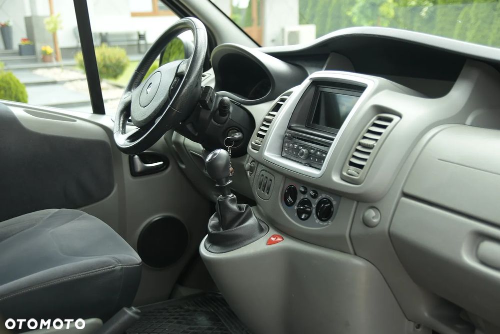 Renault Trafic FAP Passenger Black Edition - 26