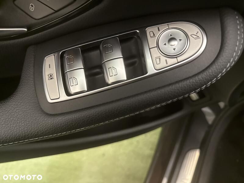 Mercedes-Benz GLC 300 e 4-Matic - 12