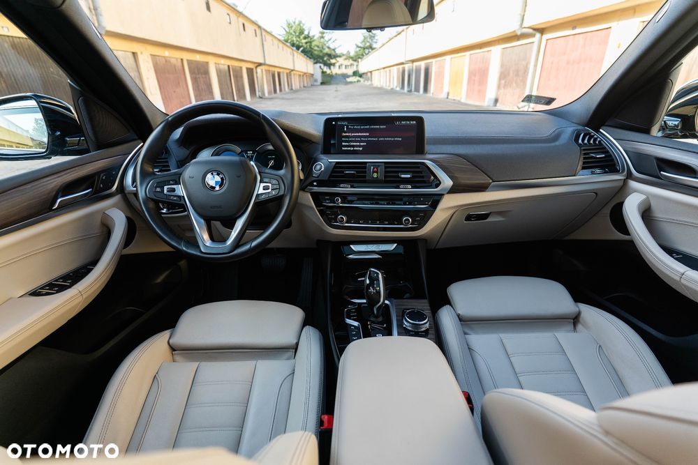 BMW X3 xDrive20d Luxury Line - 29