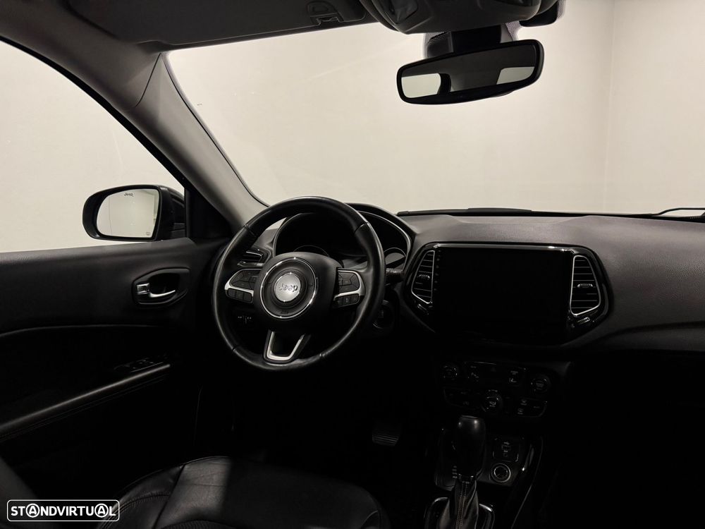 Jeep Compass 2.0 M-Jet Limited Auto - 32