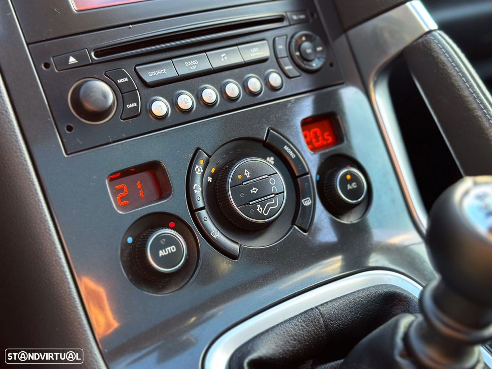 Peugeot 3008 1.6 HDi Executive - 20