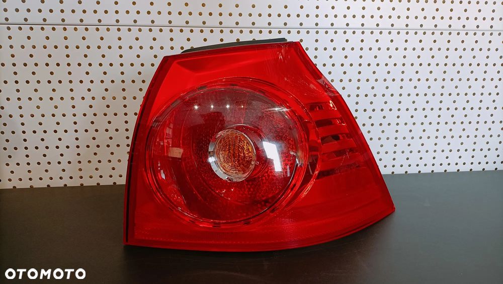 Lampa tylna prawa Volkswagen VW Golf 5 V HB '03-'09