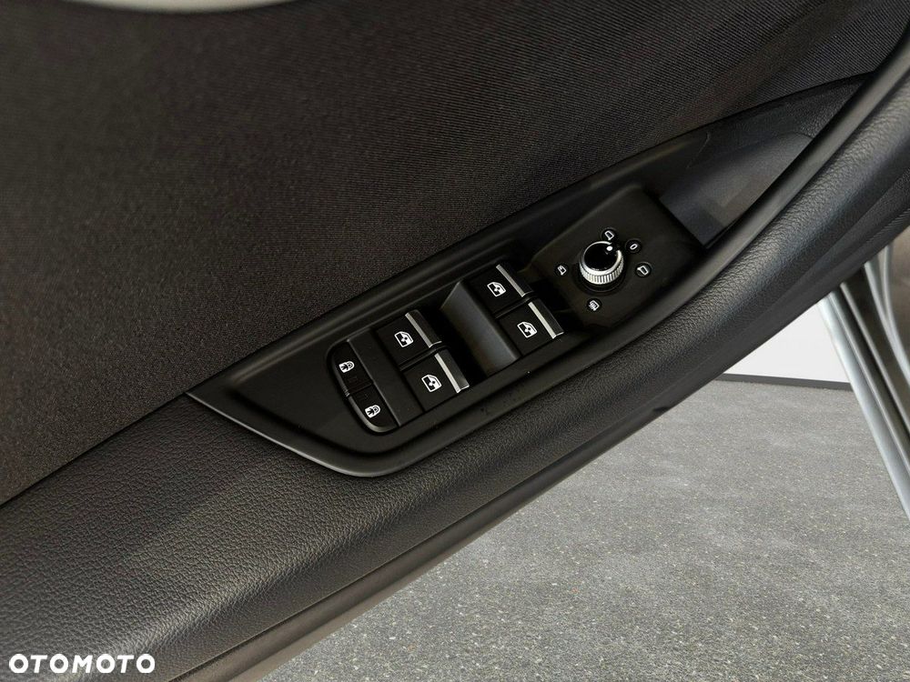 Audi A4 Limousine - 16