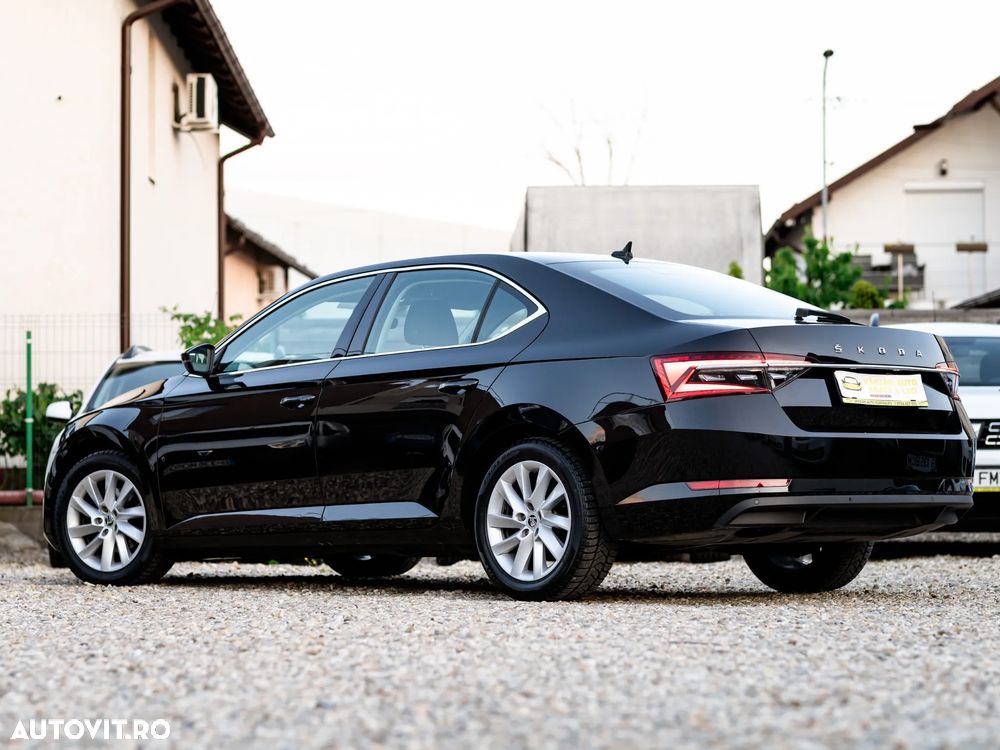 Skoda Superb 2.0 TDI DSG Style - 10