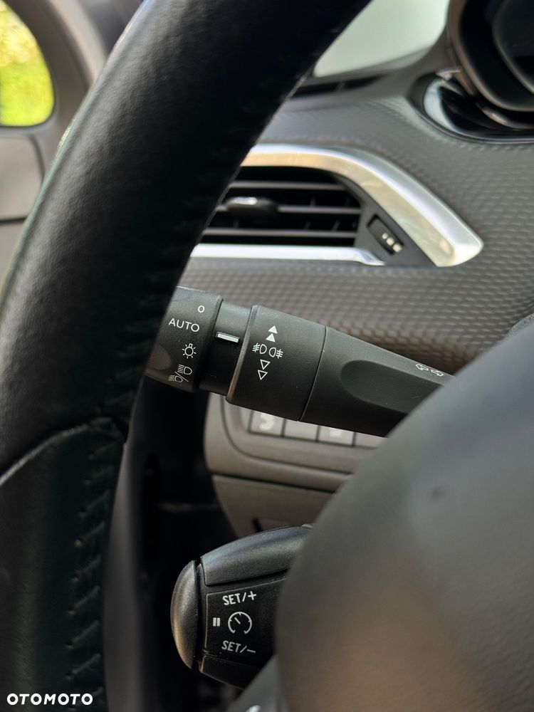 Peugeot 2008 1.5 BlueHDi Style - 21
