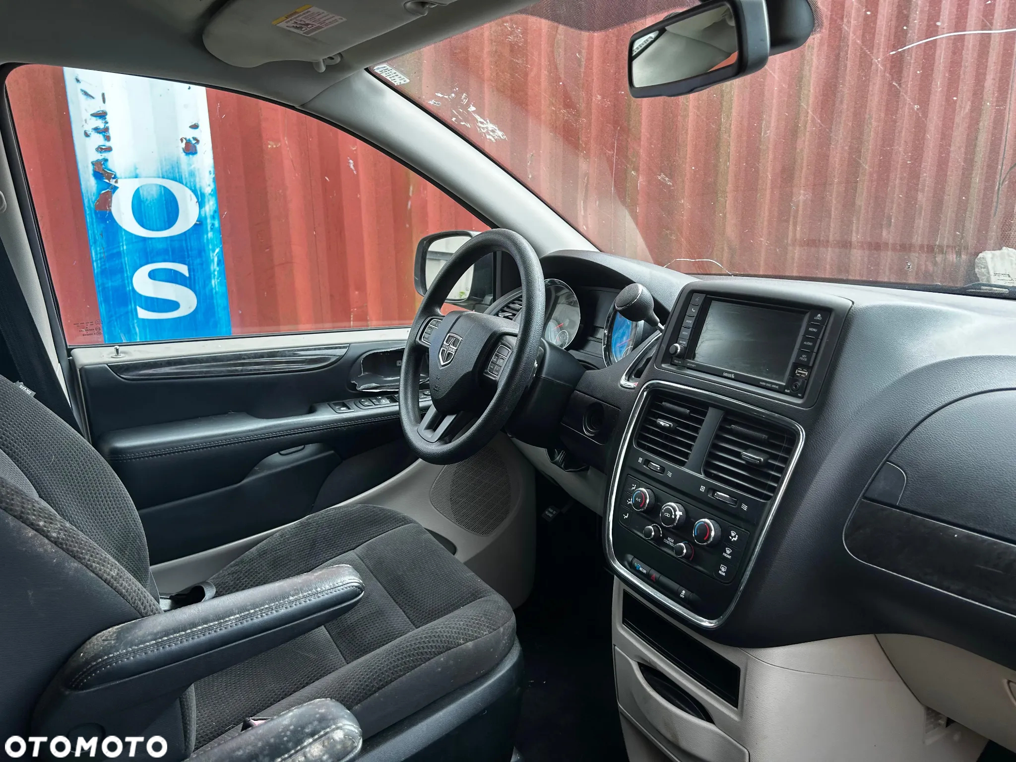 Dodge Grand Caravan - 9