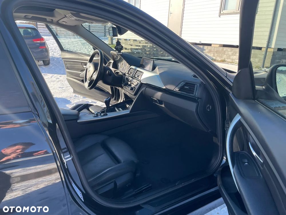 BMW Seria 3 320d - 15