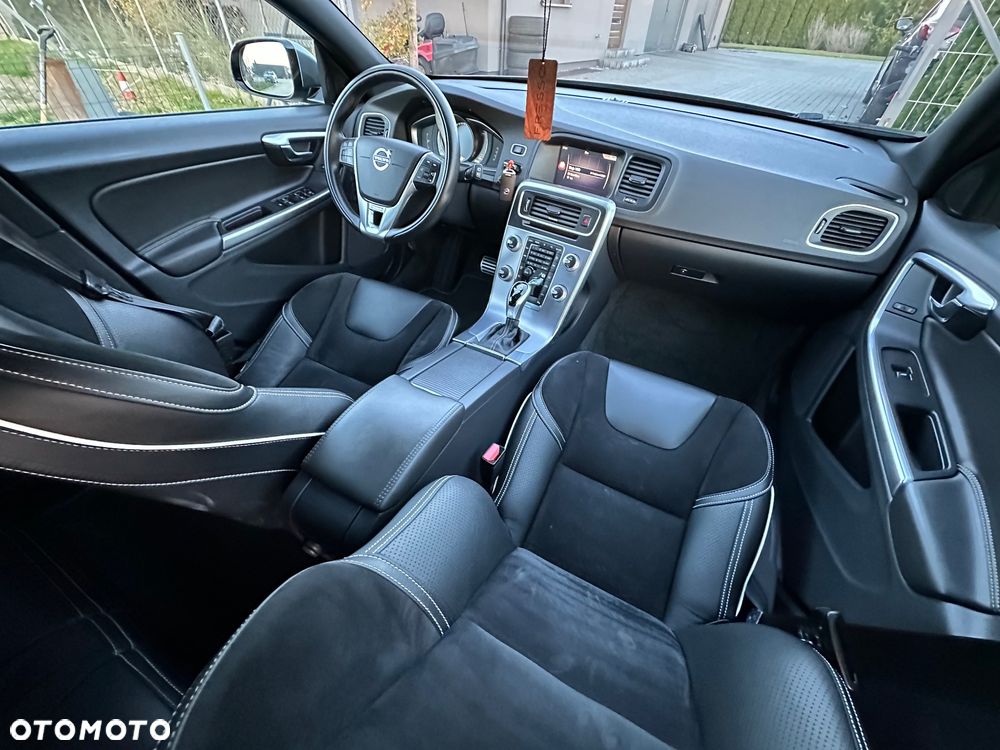 Volvo V60 D4 Geartronic Summum - 18