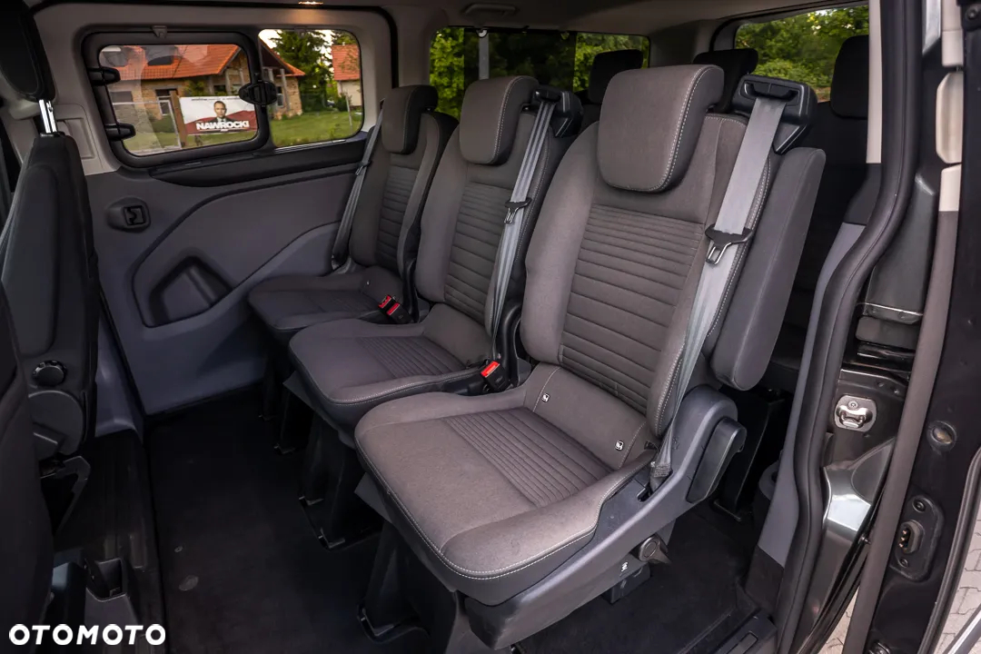 Ford Tourneo Custom 320 L2H1 VA Autm Titanium - 12