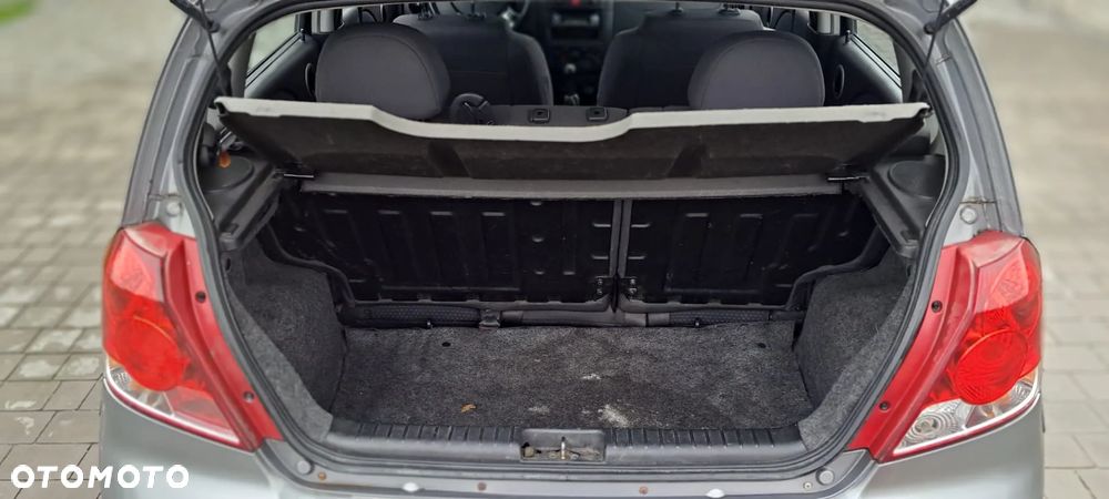 Chevrolet Kalos - 10