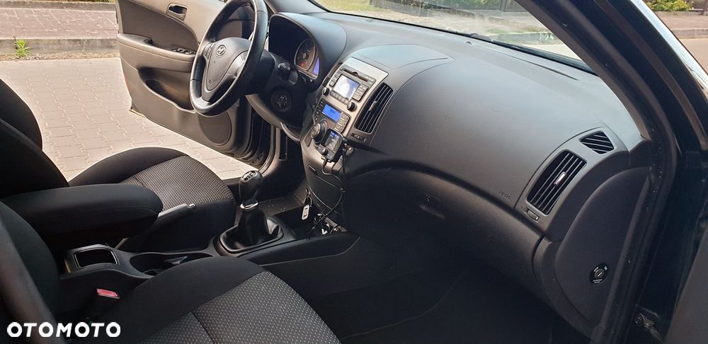 Hyundai i30 i30cw 1.6 CRDi blue Classic - 11