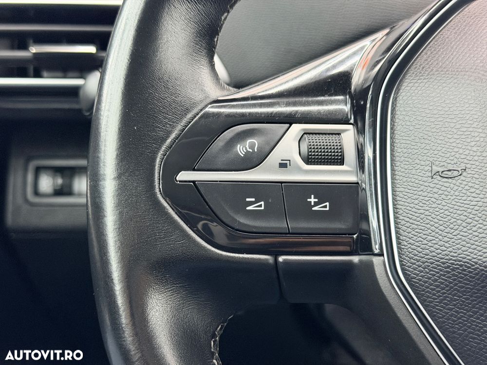 Peugeot 3008 PureTech 130 Stop & Start GPF Allure - 26