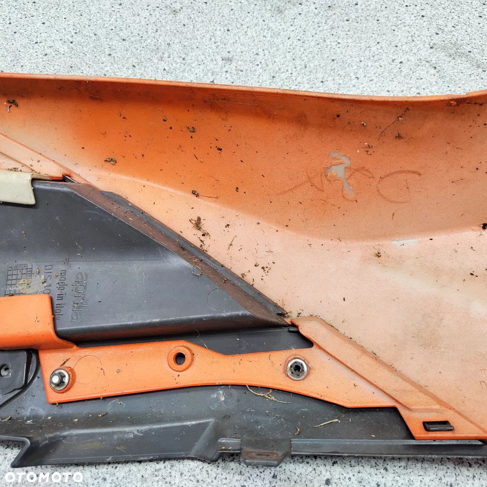 Owiewka, osłona, bok, boczek, wypełnienie owiewki Aprilia SR 50 SR50 - 13