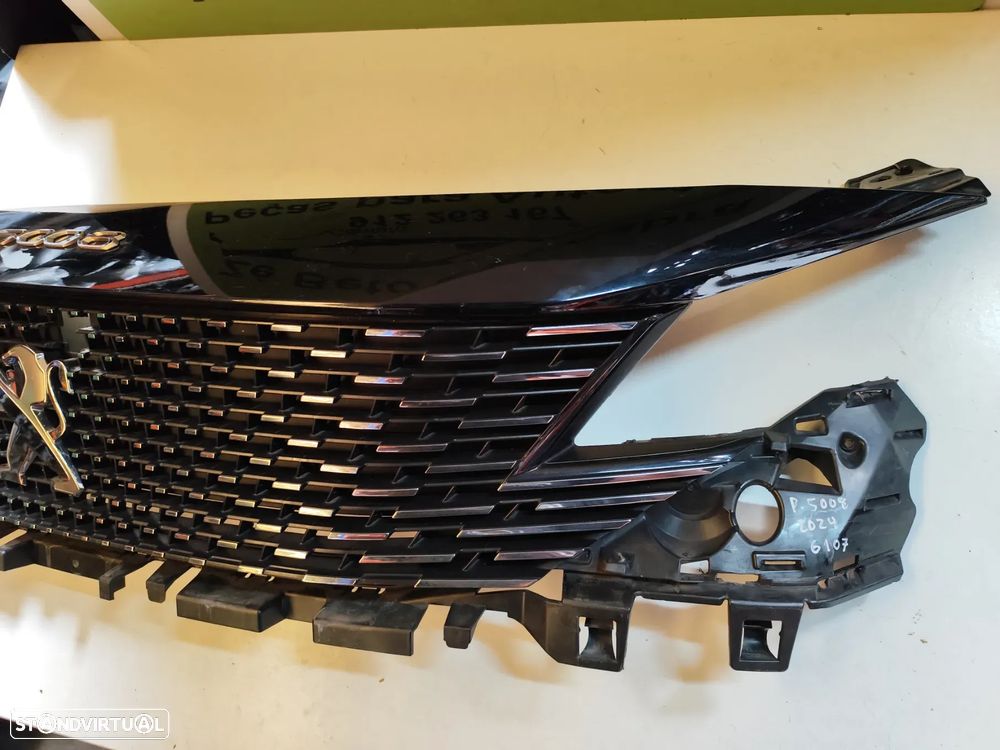 PEUGEOT 3008 / 5008 II LIFT GRELHA SÍMBOLO FRENTE - G107 - 6
