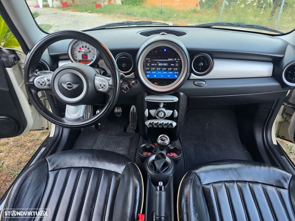 MINI 3 Portas Cooper D - 16
