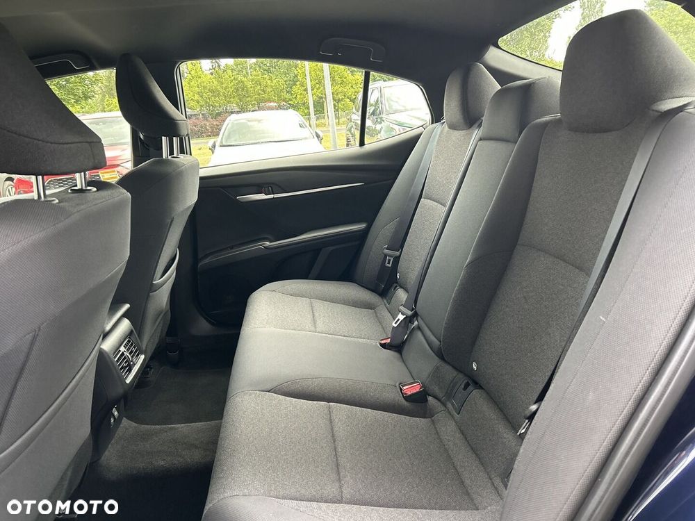 Toyota Camry - 22