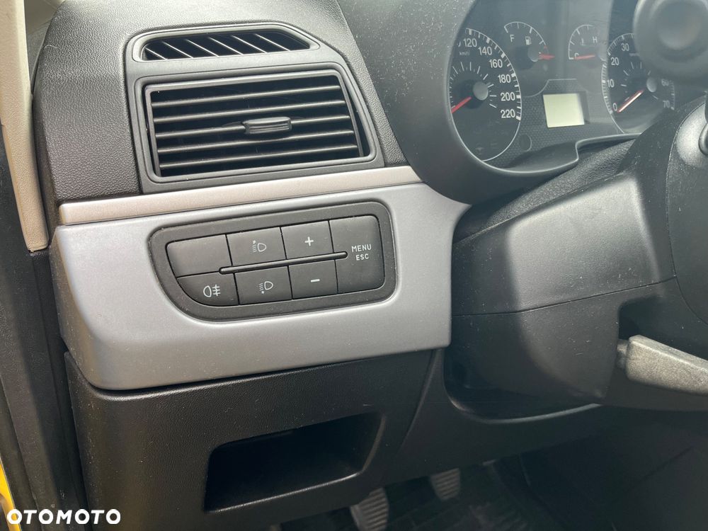 Fiat Grande Punto - 10