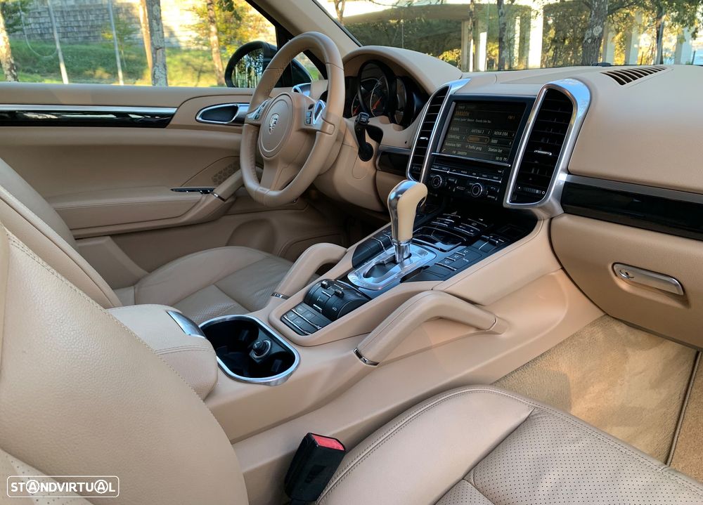 Porsche Cayenne - 16