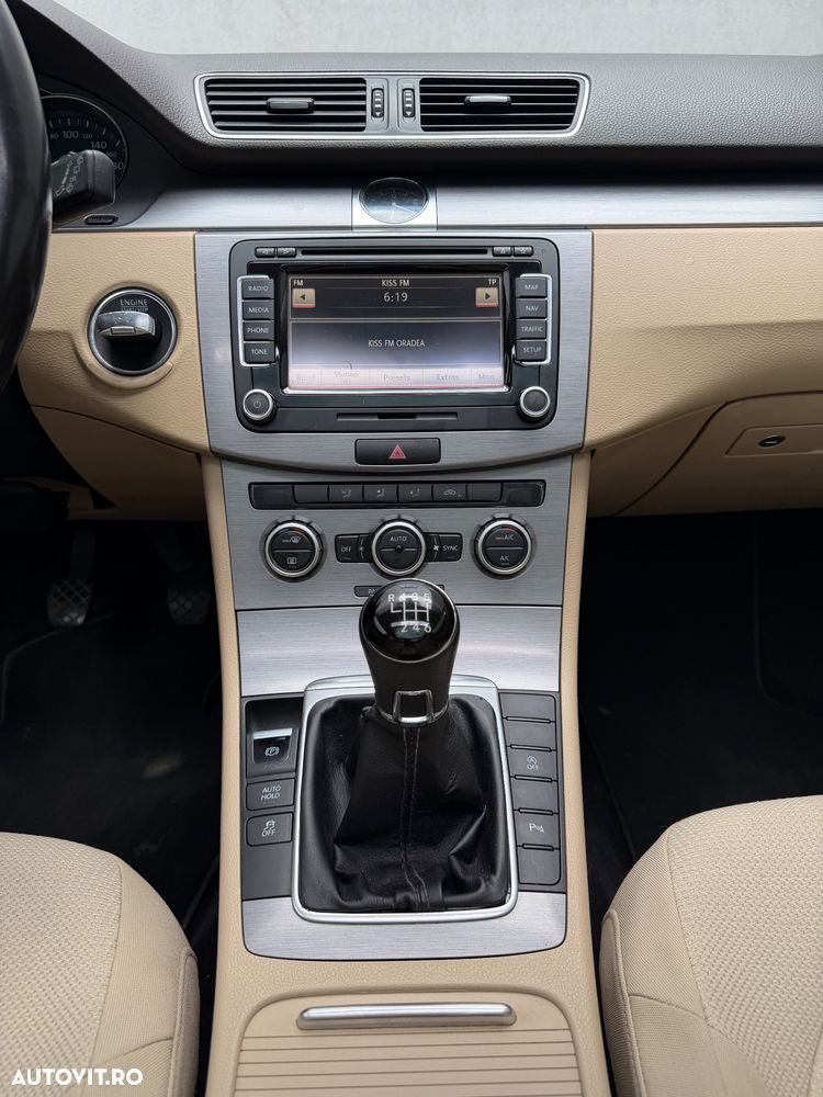 Volkswagen Passat - 19