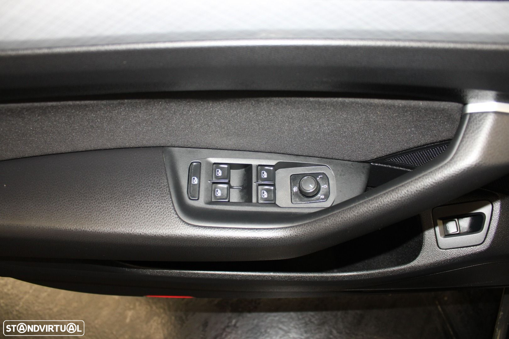 VW Passat Variant 1.6 TDI Business DSG - 30