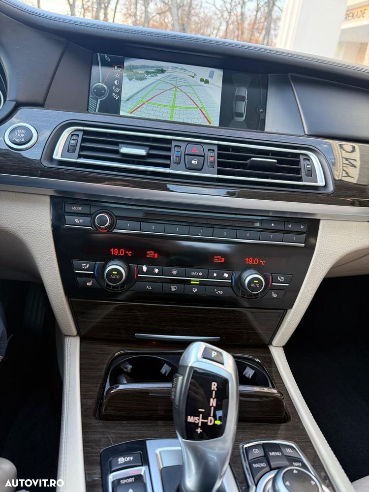 BMW Seria 7 740d xDrive - 8