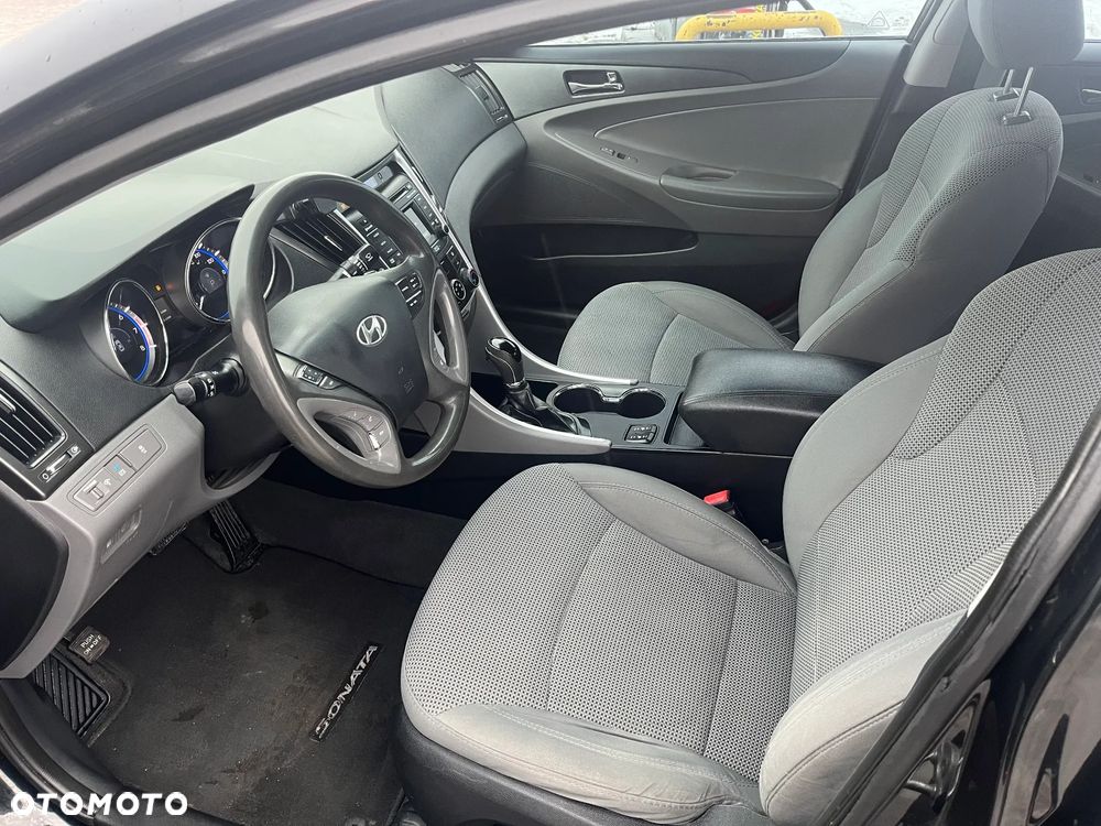 Hyundai Sonata - 12