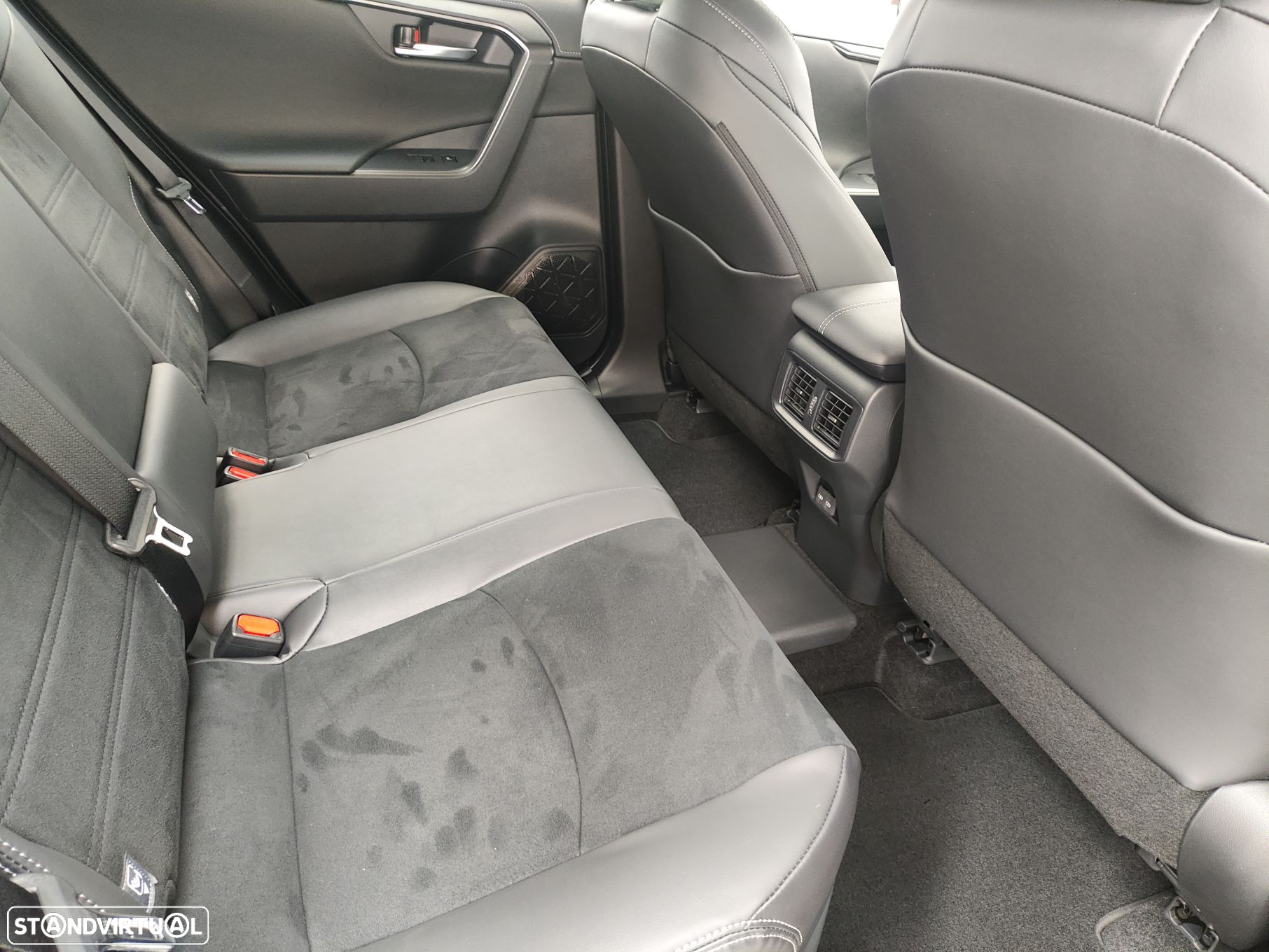 Toyota RAV4 - 7