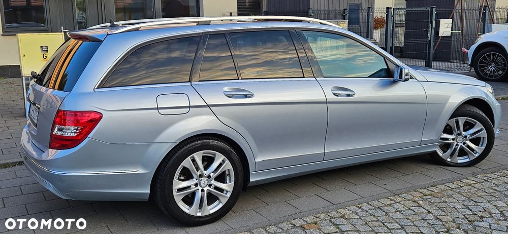 Mercedes-Benz Klasa C 180 T CDI DPF (BlueEFFICIENCY) Avantgarde - 24
