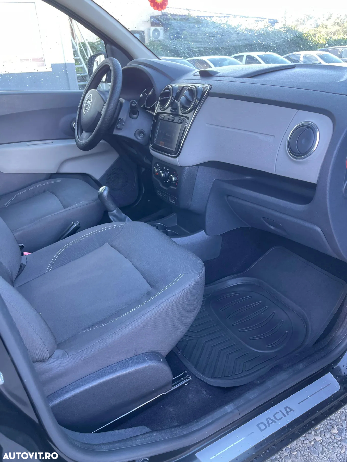 Dacia Lodgy 1.5 dCi 90 CP Ambiance - 12