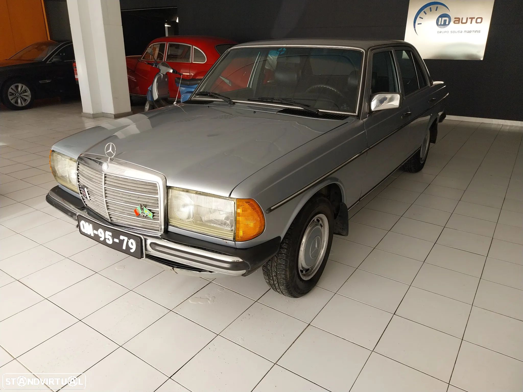 Mercedes-Benz 300 D - 1
