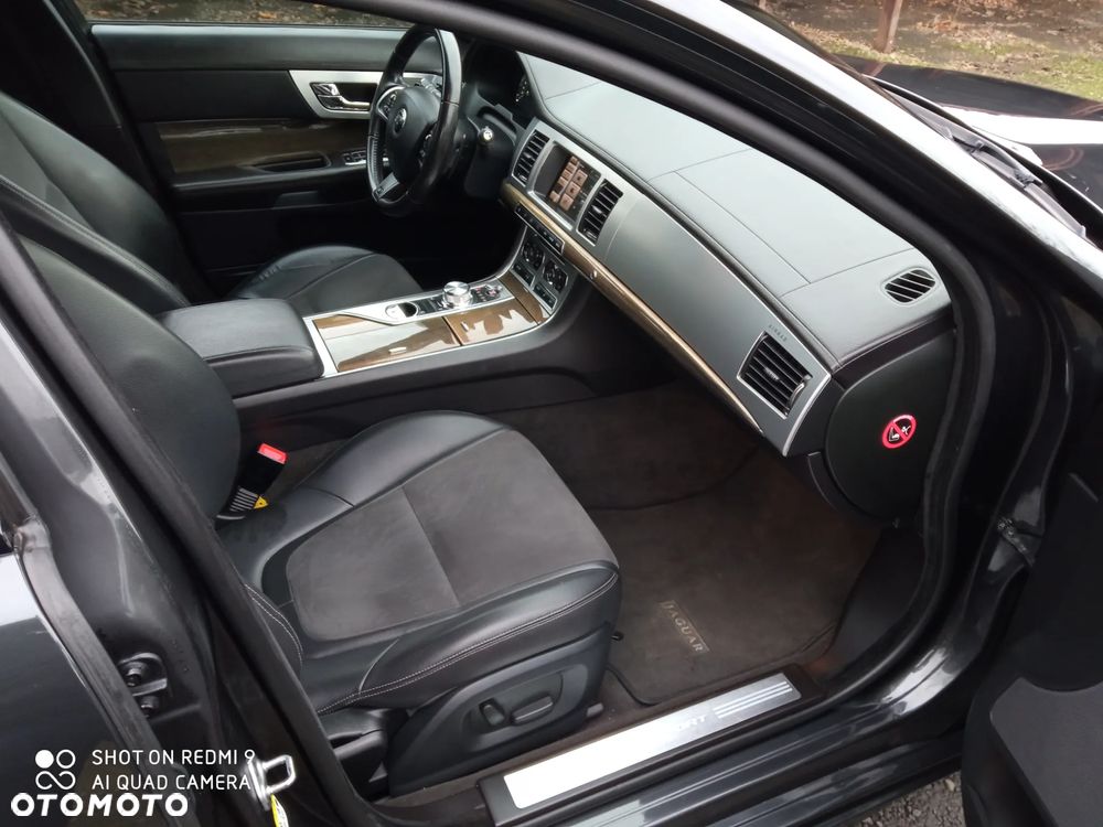 Jaguar XF 2.2 - 7
