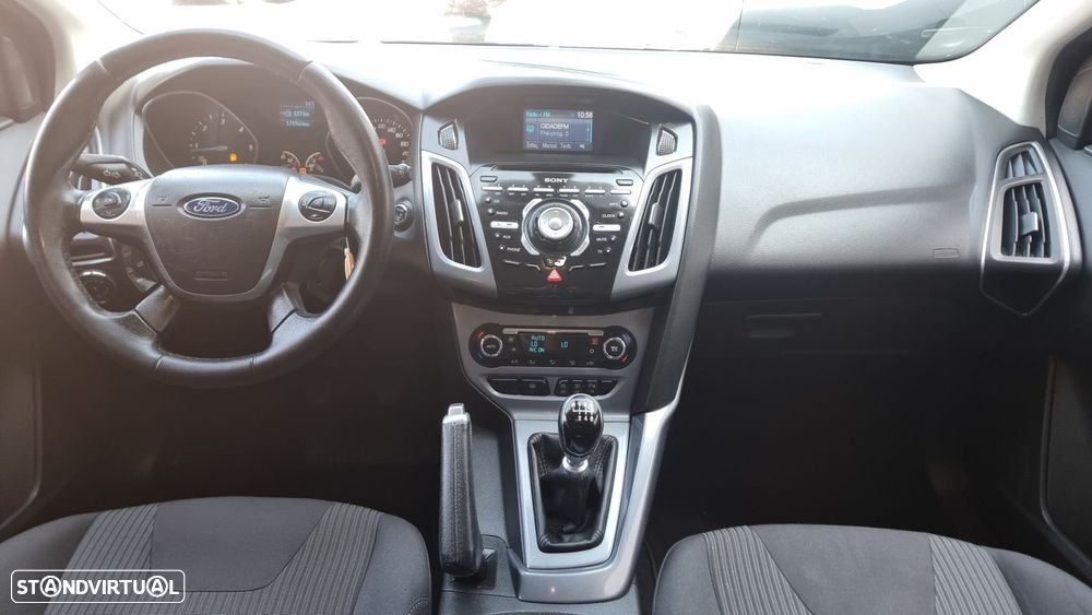 Ford Focus SW 1.6 TDCi Titanium Best - 8