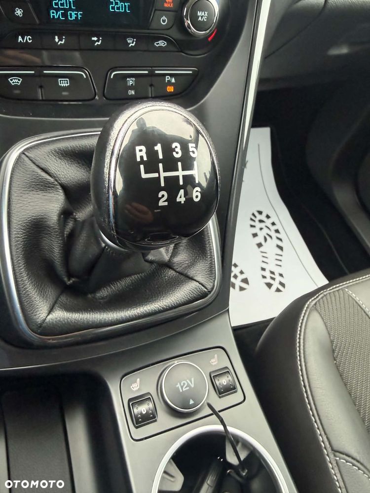 Ford Kuga - 10