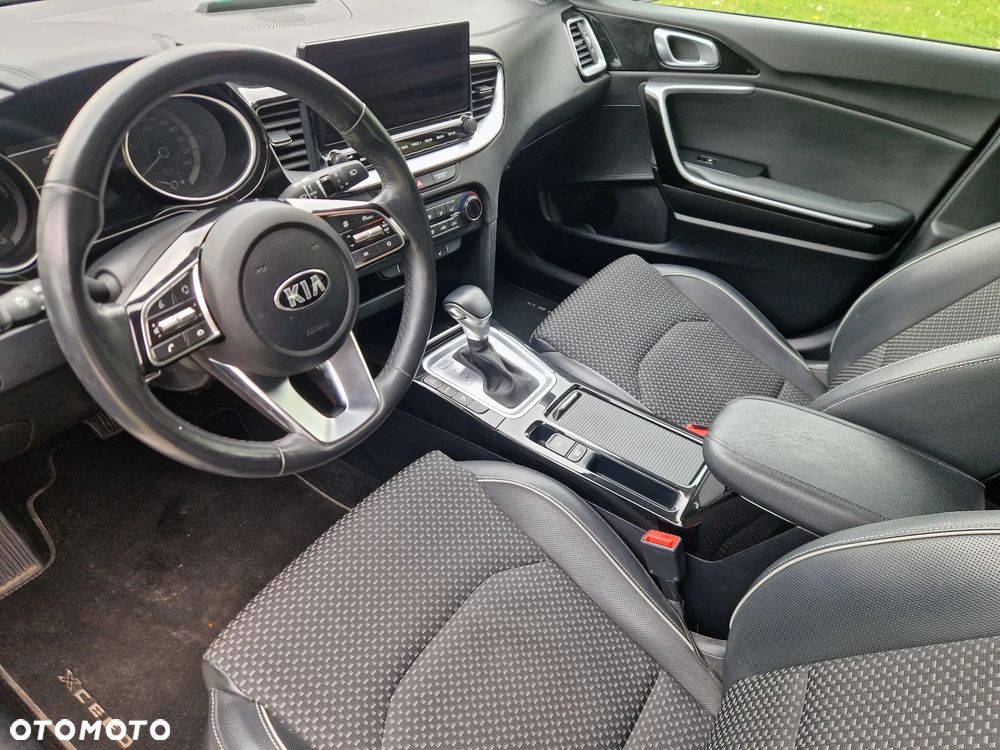 Kia XCeed - 24