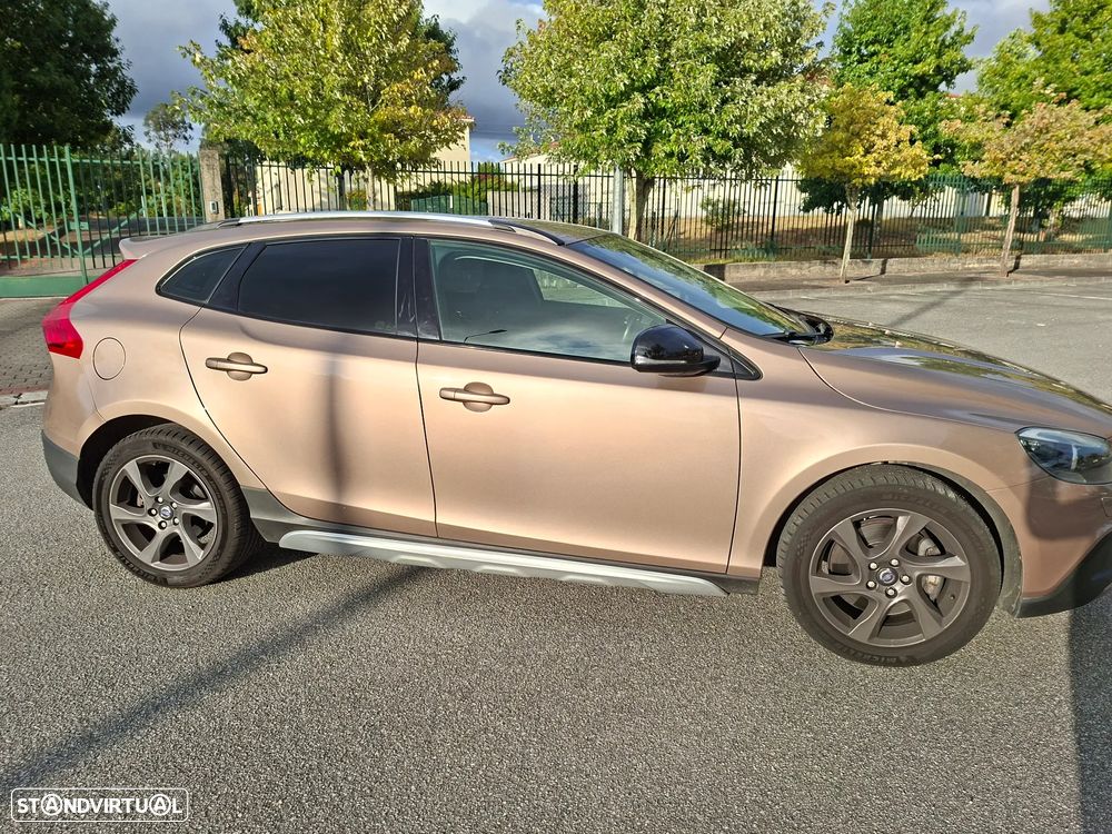 Volvo V40 Cross Country 2.0 D4 Momentum - 3