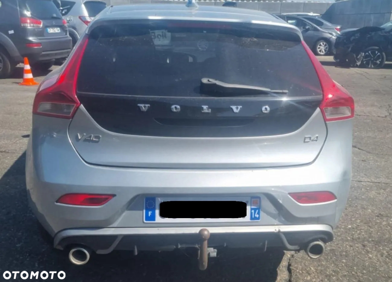Volvo V40 D4 R-Design Momentum - 6