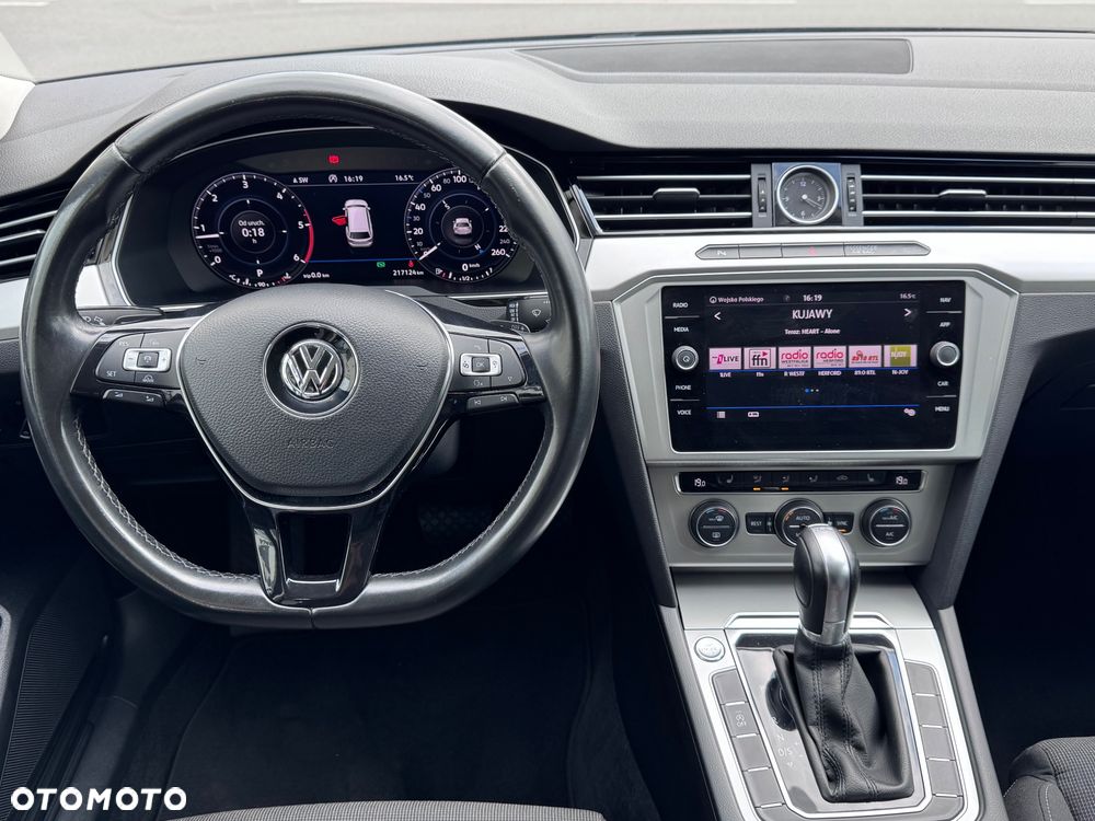Volkswagen Passat 2.0 TDI SCR DSG - 31