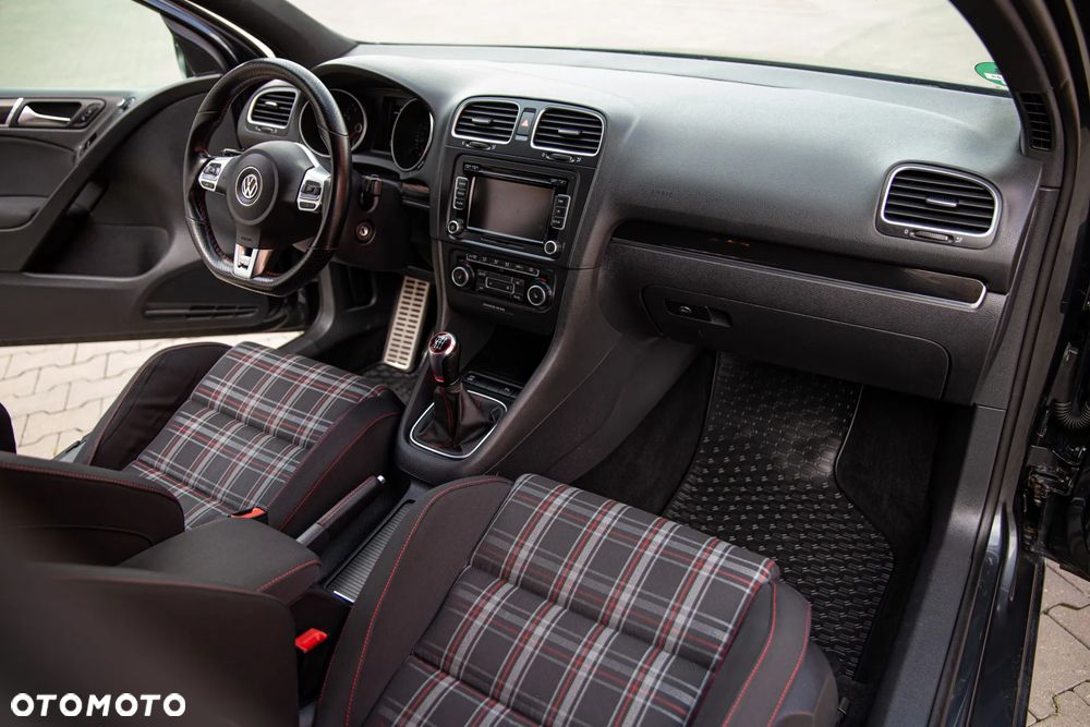 Volkswagen Golf 2.0 TSI GTI - 25