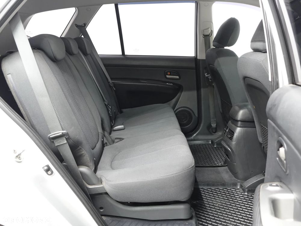 Kia Carens - 24