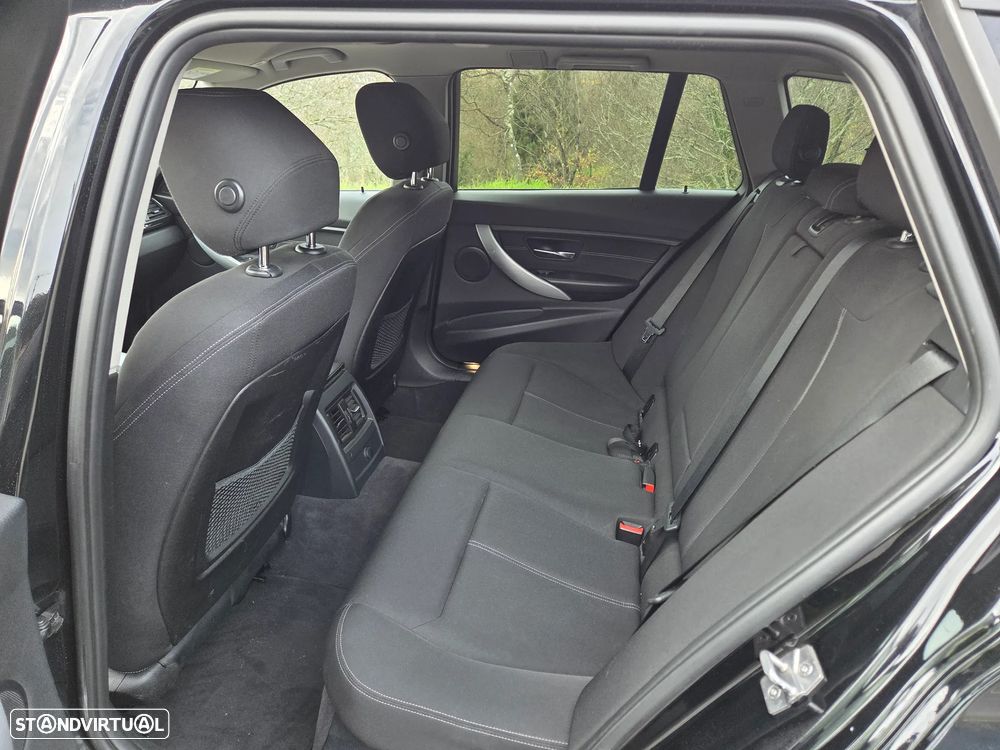 BMW 320 d Aut. Sport Line - 16