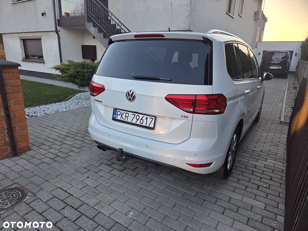 Volkswagen Touran - 4