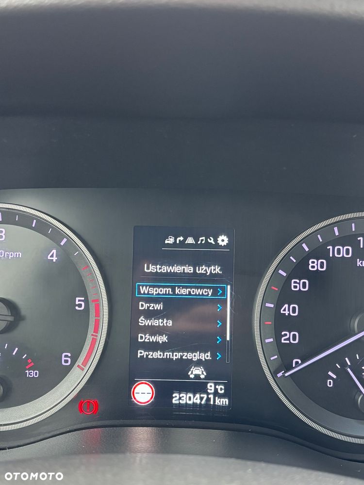 Hyundai Tucson 2.0 CRDI BlueDrive Style 2WD - 25
