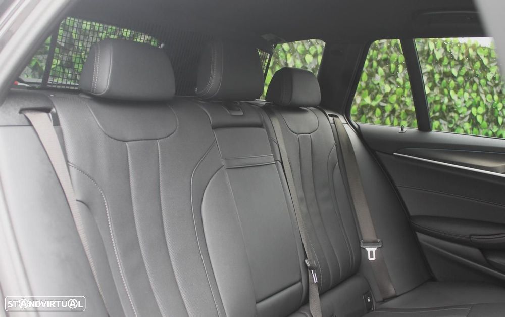 BMW 530 e Pack Desportivo M - 17