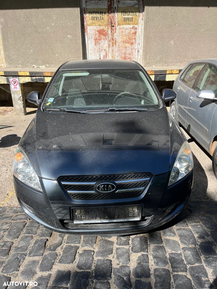Dezmembrez KIA Ceed gri inchis 1,6 CRDI 16V 2008 66KW D4FB 161.000 km - 12