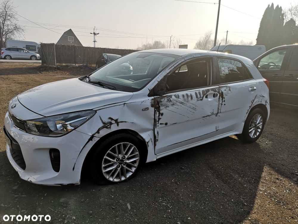 Kia Rio 1.4 crdi Business Line - 37