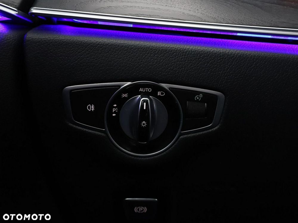Mercedes-Benz Klasa E 220 d 9G-TRONIC Avantgarde - 36