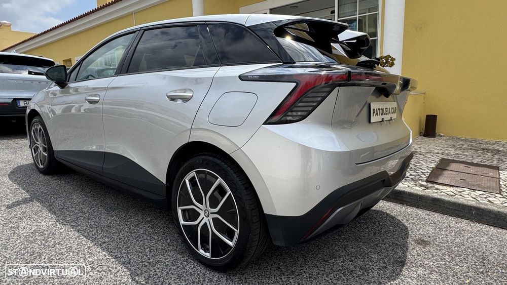 MG MG4 64 kWh Luxury - 10