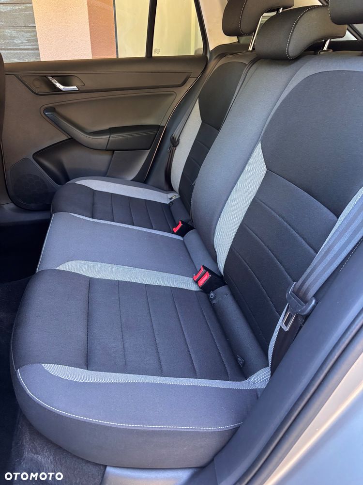 Skoda RAPID 1.2 TSI Ambition - 13