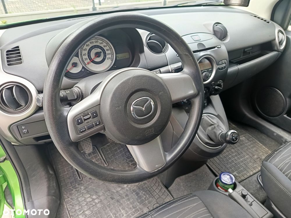 Mazda 2 - 5